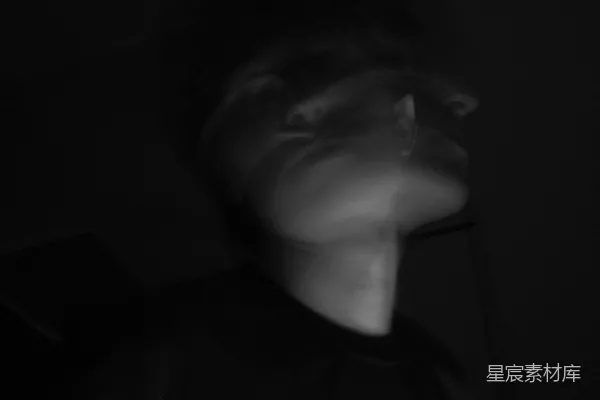 高清摄影 黑白色调的神秘身影