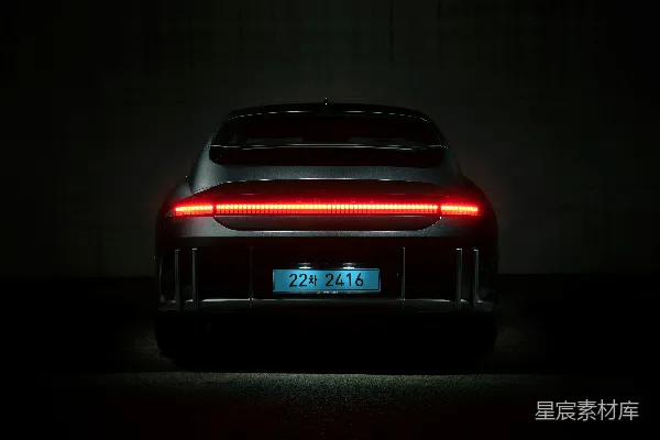 高清摄影 IONIQ 6的尾灯设计