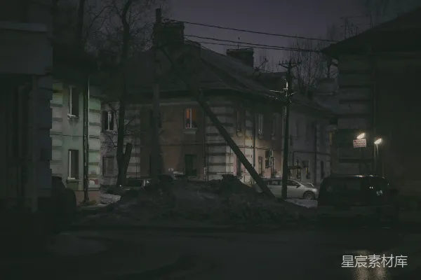 高清摄影 昏暗街道上的旧建筑