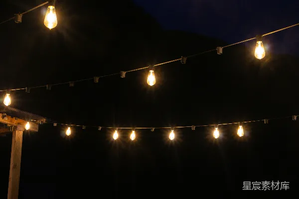 高清摄影 夜幕下温暖的灯串