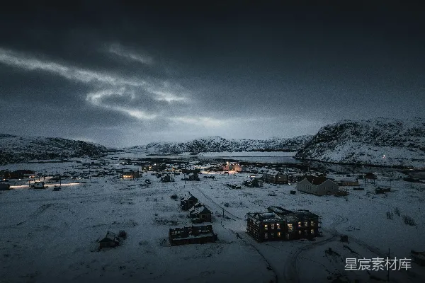 高清摄影 寒夜中的雪地小村