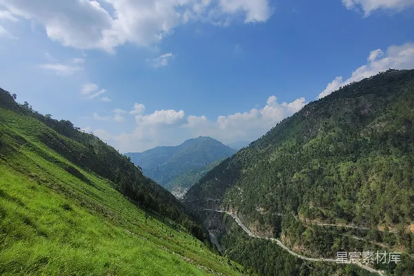 高清摄影 山谷间的蜿蜒小路