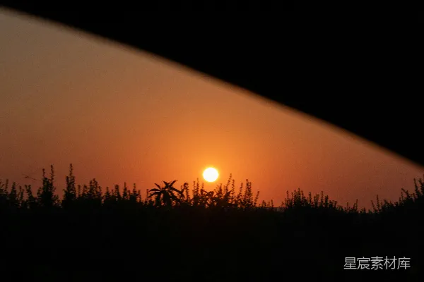 高清摄影 车窗外的夕阳