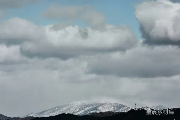 高清摄影 云海中的雪山
