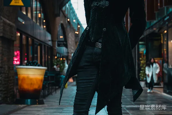高清摄影 街头时尚：黑色系的华丽与不羁