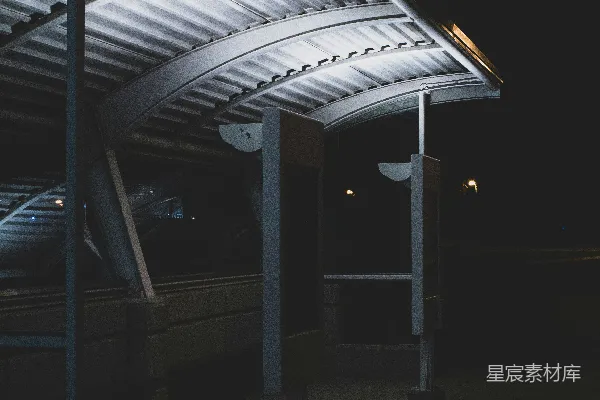 高清摄影 夜晚的站台
