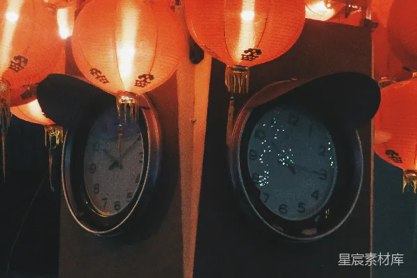 高清摄影 红灯笼与古钟的夜晚