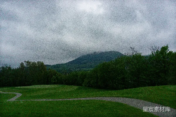 高清摄影 风雨后的宁静山景