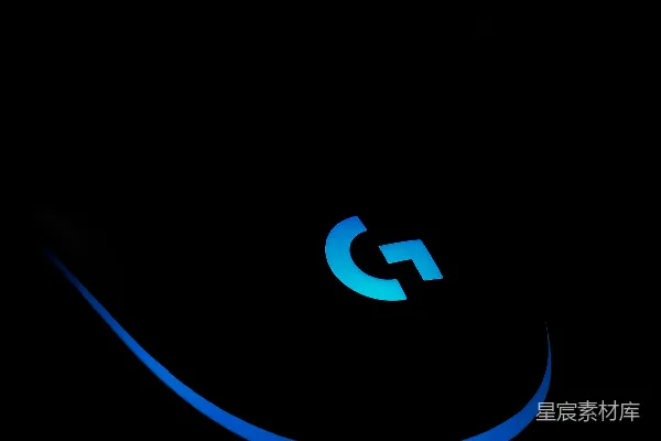 高清摄影 Logitech G Logo in Dark Room