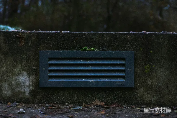 高清摄影 废弃建筑的通风口