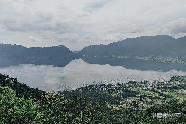 高清摄影 湖光山色，宁静的自然风光