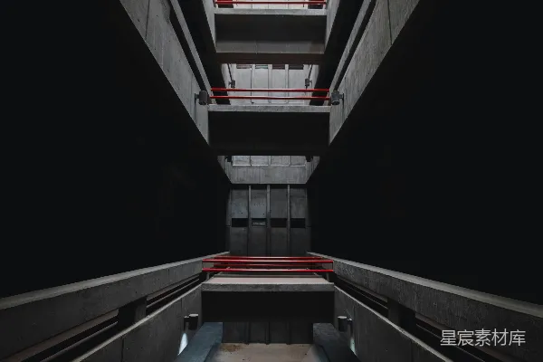 高清摄影 混凝土建筑中的红色楼梯