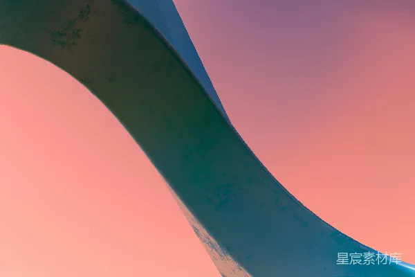 高清摄影 夕阳下的金属管道