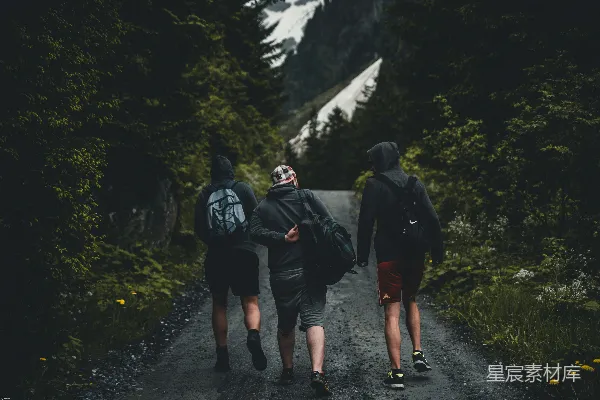 高清摄影 山林中的徒步探险
