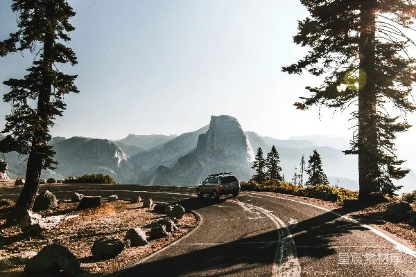 高清摄影 山间公路上的旅行