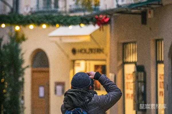 高清摄影 圣诞夜的街头摄影师