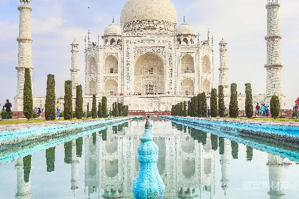 高清摄影 泰姬陵与镜面水池的宁静之美
