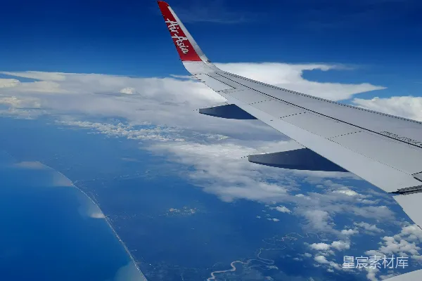 高清摄影 空中俯瞰云海与海岸线
