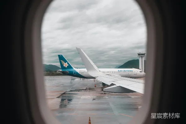 高清摄影 飞机窗外的视角：Lao Airlines的飞机