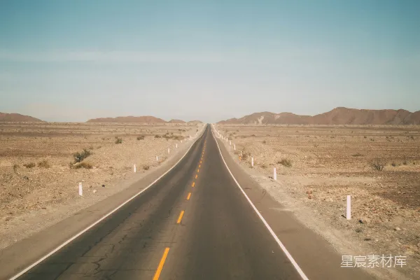 高清摄影 沙漠中的孤独公路