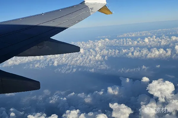 高清摄影 空中俯瞰云海与飞机尾翼