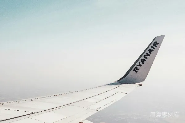 高清摄影 空中俯瞰Ryanair飞机尾翼