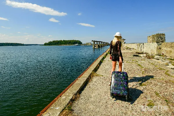 高清摄影 湖畔的旅行者
