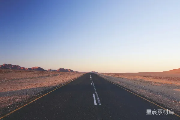 高清摄影 沙漠中的孤独公路