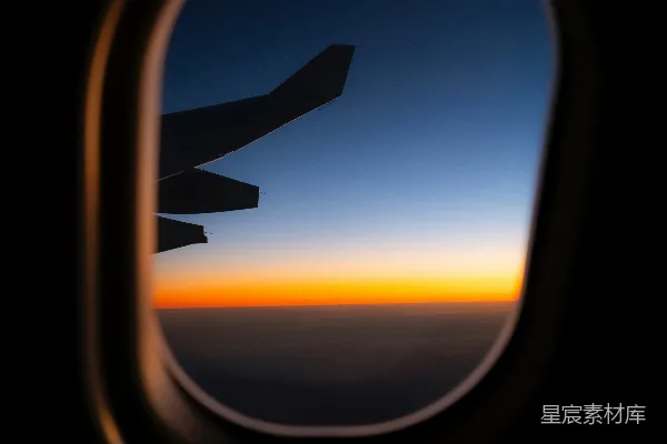 高清摄影 飞机窗外的夕阳景色
