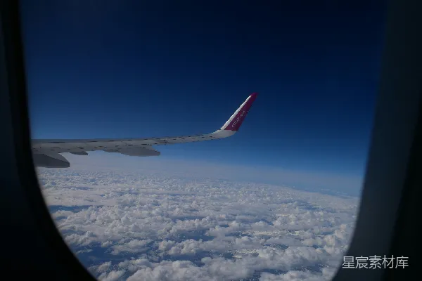 高清摄影 空中视角的云海与飞机机翼