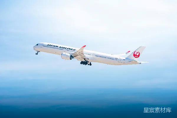 高清摄影 日本航空客机翱翔蓝天