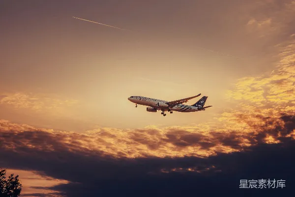 高清摄影 夕阳下的天空之旅