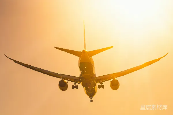 高清摄影 夕阳下的飞机