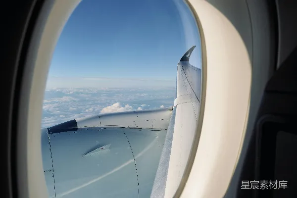 高清摄影 飞机窗外的蓝天白云