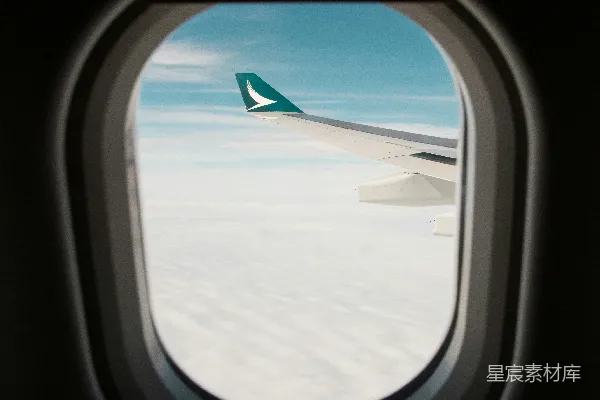高清摄影 飞机窗外的天空与云层