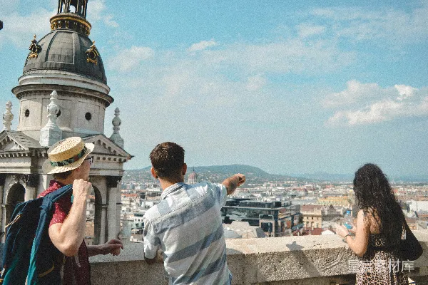 高清摄影 城市眺望：朋友间的旅行时光
