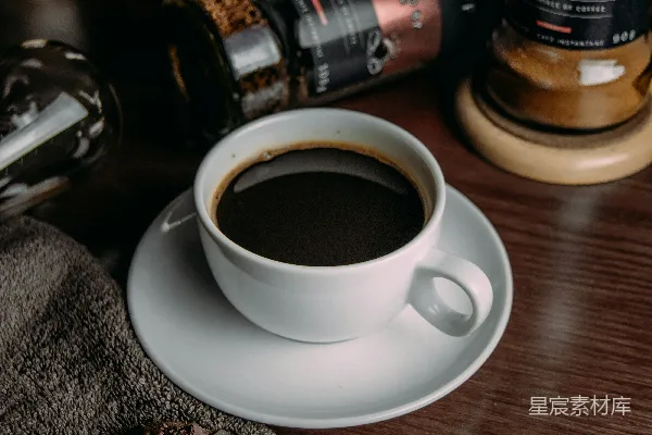 高清摄影 咖啡时光：一杯黑咖啡与巧克力饼干