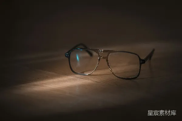 高清摄影 光线下的眼镜