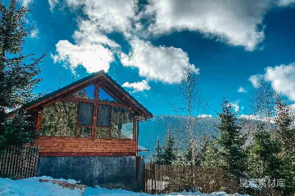 高清摄影 冬日雪景中的木屋