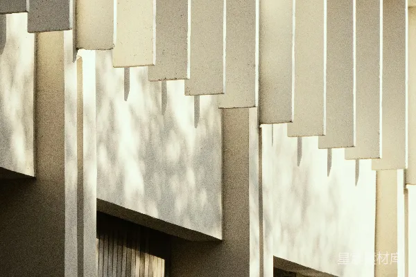 高清摄影 建筑细节：现代几何窗格