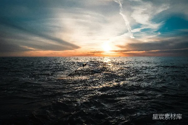 高清摄影 日落海景：宁静的海岸线