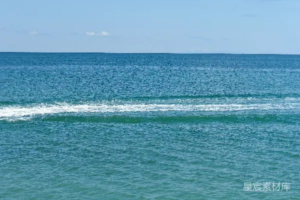 高清摄影 宁静的海滩与碧海蓝天