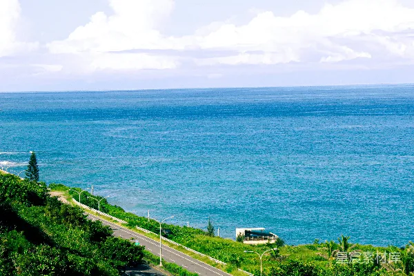 高清摄影 海天一色的海岸公路