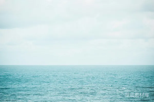 高清摄影 蓝色海岸：海浪与岩石的交响曲