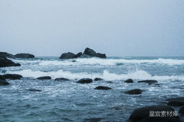 高清摄影 海浪拍打岩石