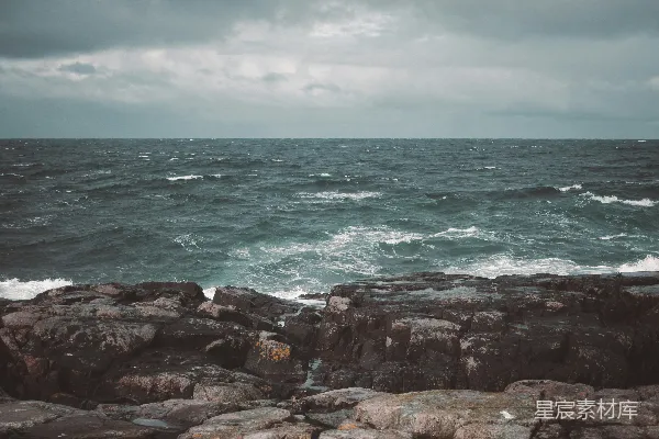 高清摄影 风雨中的海岸
