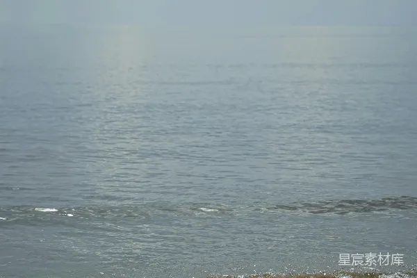 高清摄影 海浪与平静的海滩