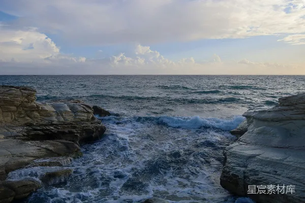 高清摄影 海岸波浪与岩石