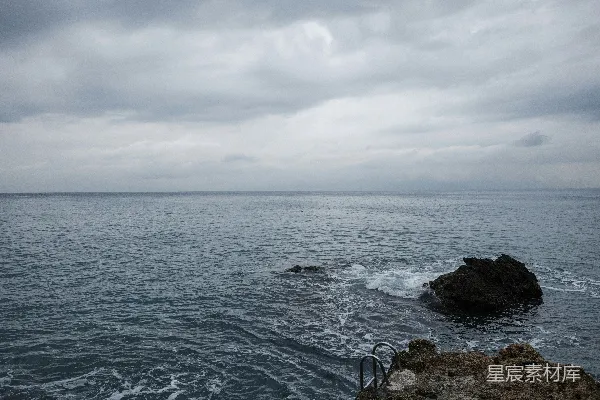 高清摄影 风雨中的海景