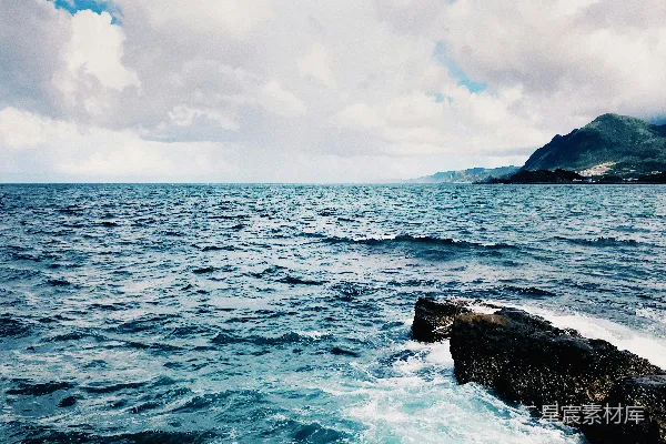 高清摄影 海浪拍打岩石
